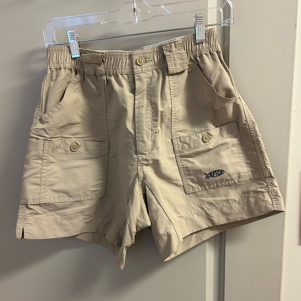 Men’s Aftco 30w, 6in inseam, khaki shorts